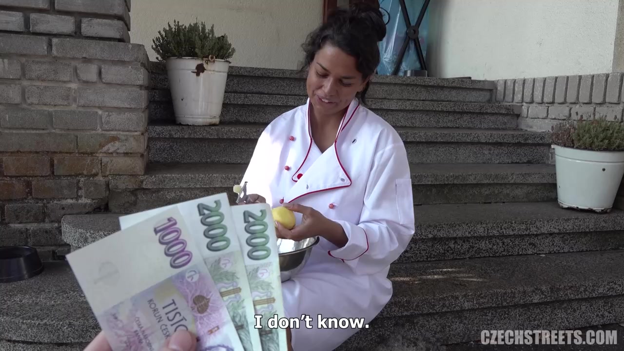 Трахнул повариху с большими дойками на кухне