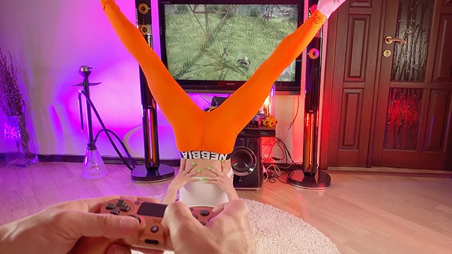 Пришлось прекратить играть в Nier Automata из-за этих горячих штанов для йоги