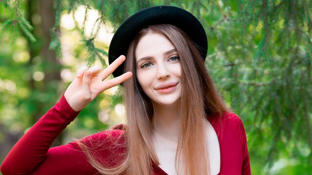 Рыженькая девка обожает долбиться