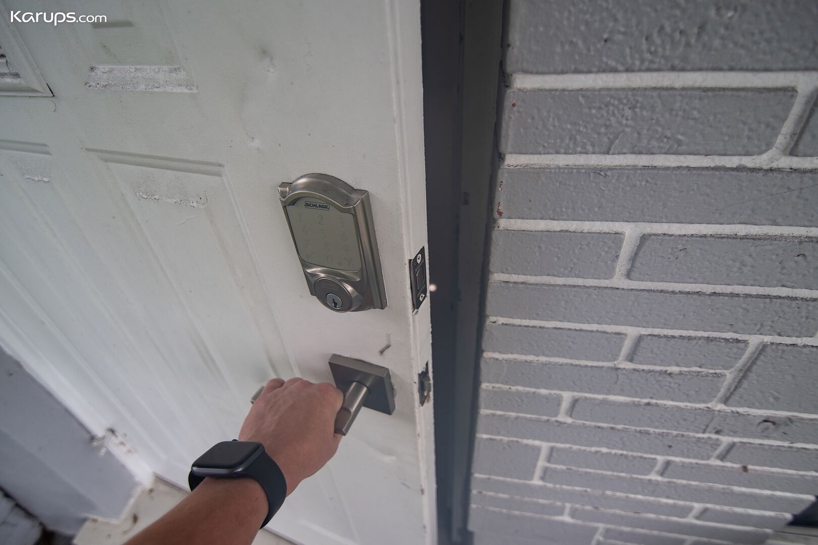 Заебал девочку молодку и облил спермой