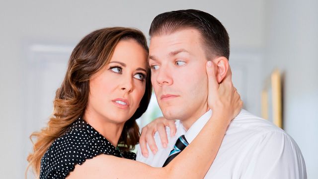 Чери Девиль обожает пускать в свою попку члены молодых парней