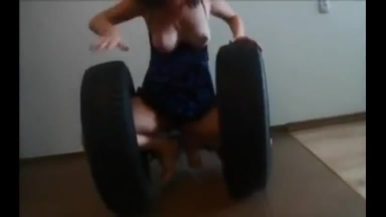 девушка. минет. покрышки