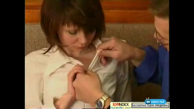 Русская секретарша не в силах отказать внезапно захотевшему сладкого боссу