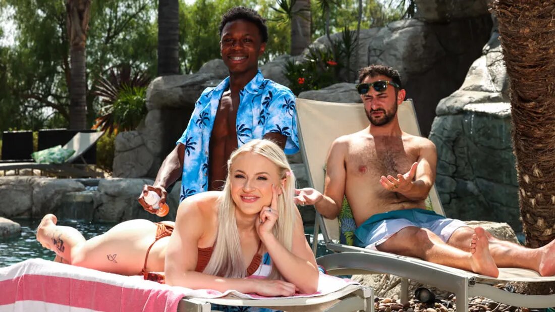 Негр прожарил чужую белокожую самку