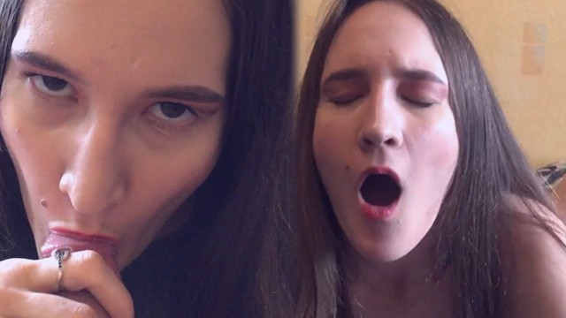 Шпилит  сексуальную пышногрудую  девку