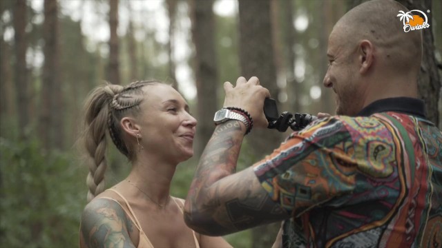 В лесу на прогулке  дал телочке отсосать
