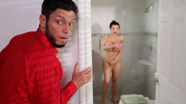 Застукал  милфу Джослин Джеймс Joslyn James и отодрал в анал