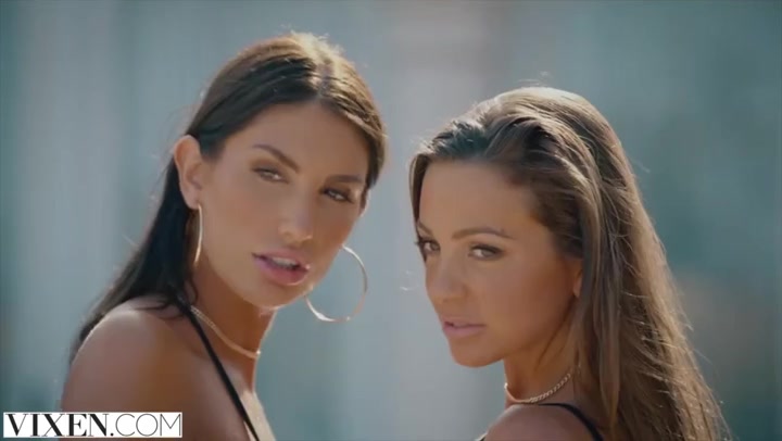 VIXEN Две шикарные сучки Эбигейл Мак и Августа Эймс трахают большой член