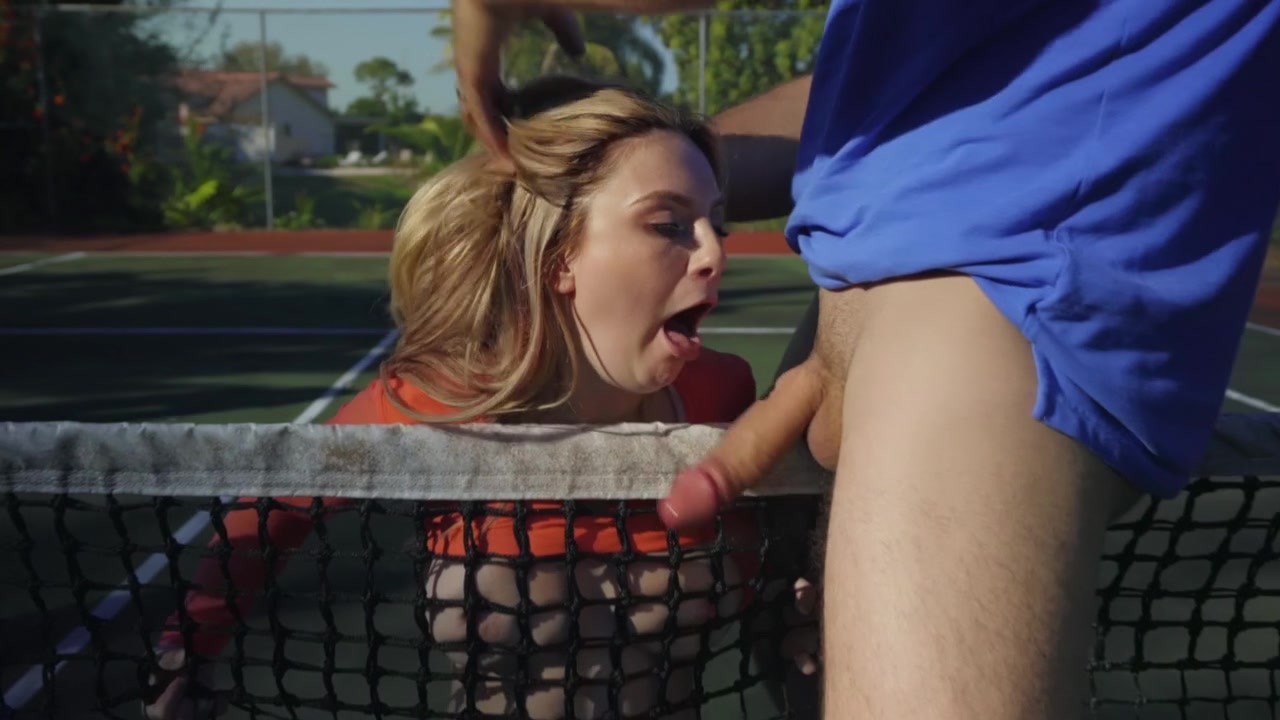 Захватывающая партия на теннисном корте