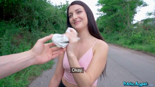 За деньги трахает  девушку в лесу, Кэти Роуз Katy Rose